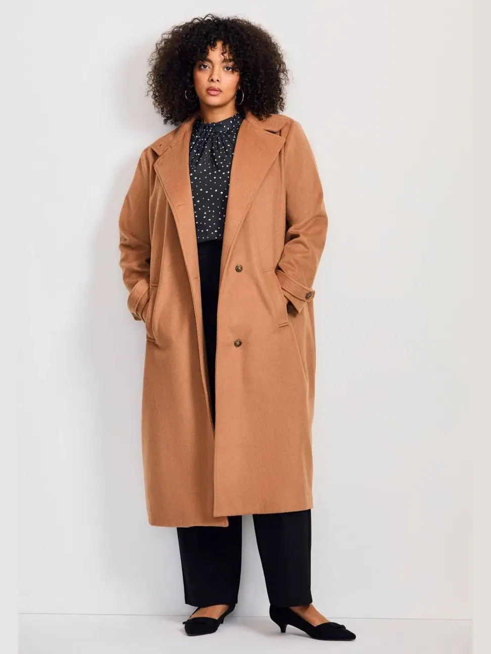Женское длинное пальто с воротником-стойкой AVENUE, Soft Camel — изображение 2 из 3
