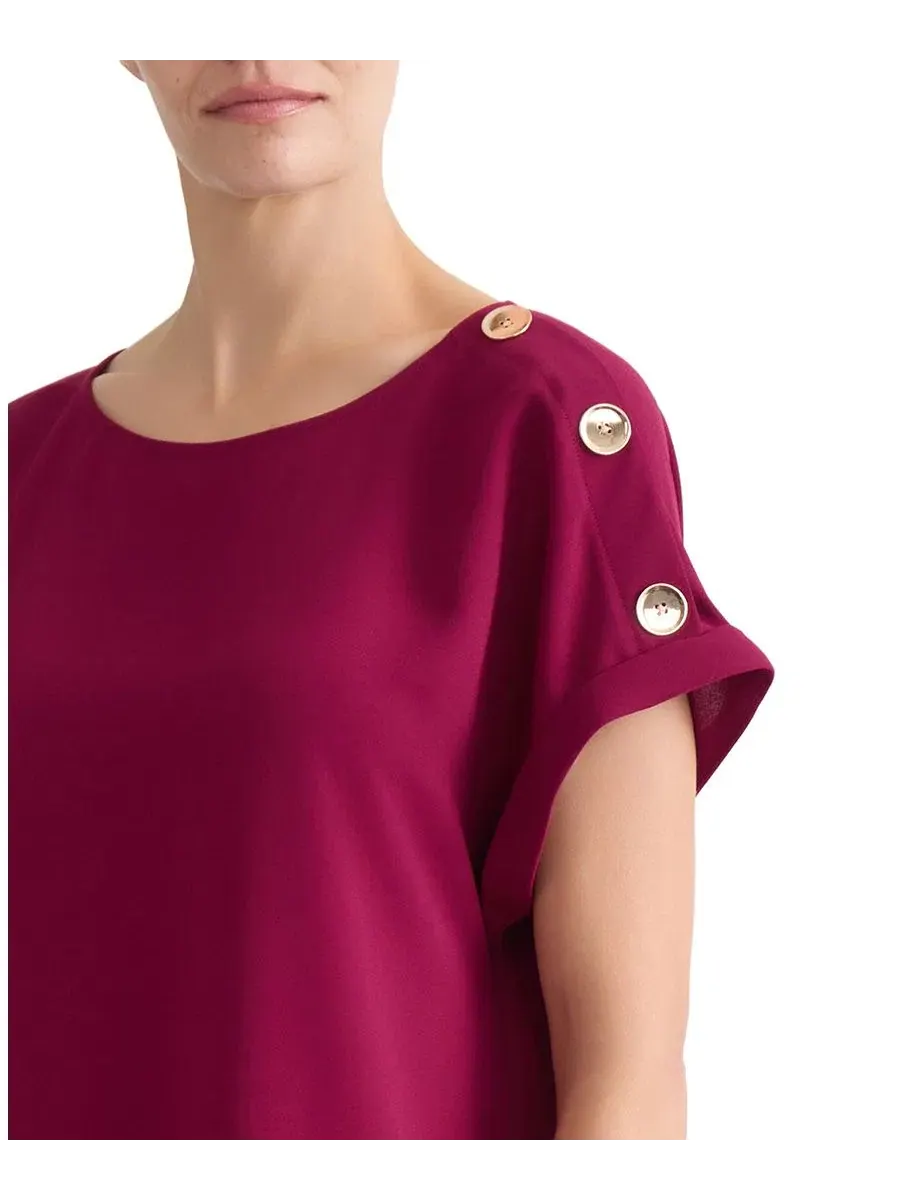 Блузка с коротким рукавом и пуговицами на плечах, модель Petite Shoulder-Button-Detail Boat-Neck — изображение 4 из 5