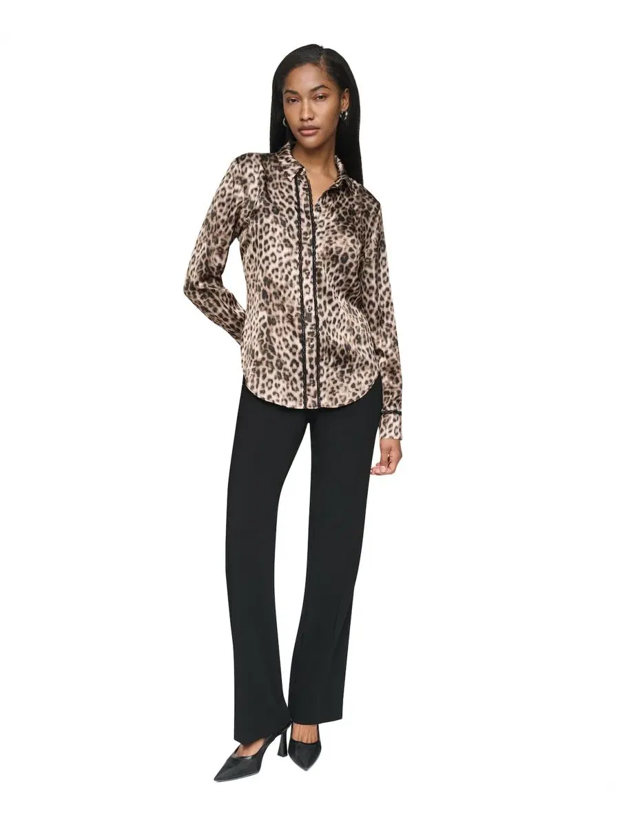 Блузка с принтом, с длинным рукавом, Petite Printed Satin Long-Sleeve Collared Top DKNY — изображение 2 из 6, мульти