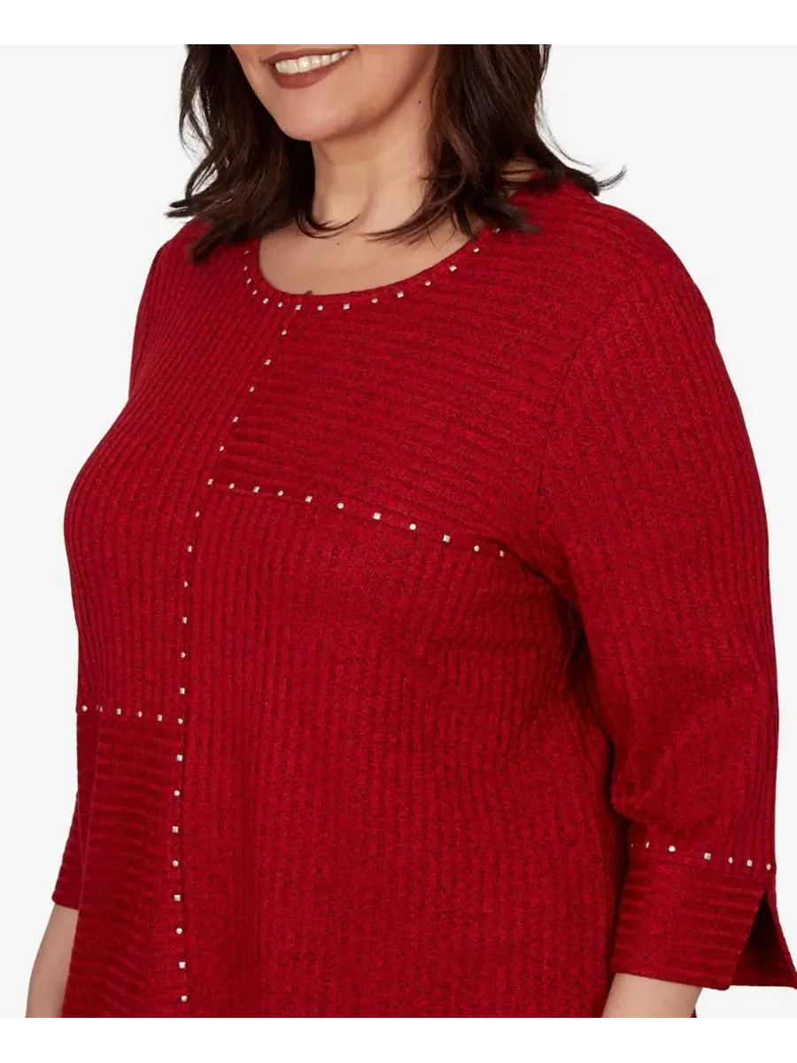 Блуза с металлическими заклепками Spliced Texture Metallic Studded Alfred Dunner — изображение 3 из 4, красный