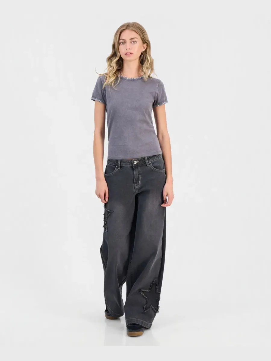 Джинсы с завышенной талией и принтом звезд, модель Star Patch High Rise Wide Leg Jeans Madden Girl — изображение 3 из 5