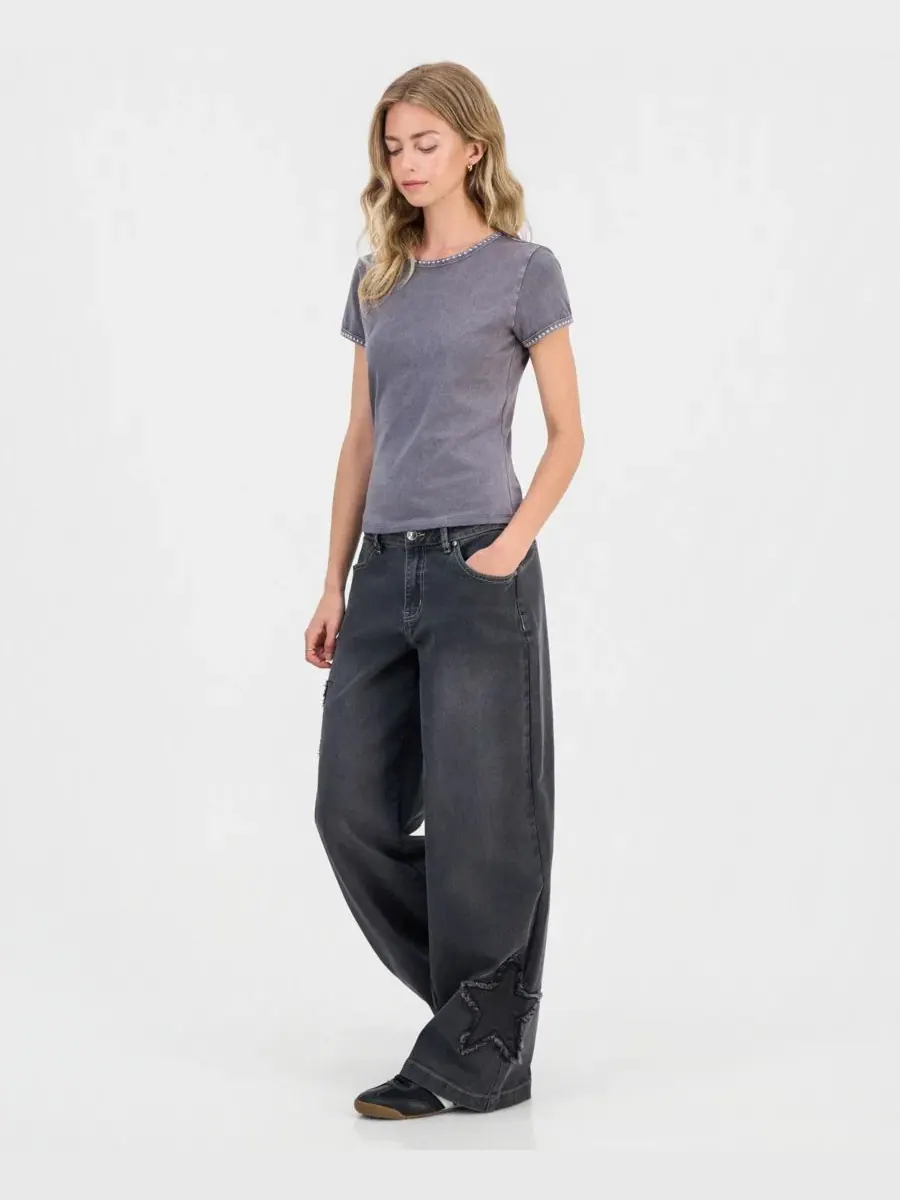 Джинсы с завышенной талией и принтом звезд, модель Star Patch High Rise Wide Leg Jeans Madden Girl — изображение 4 из 5