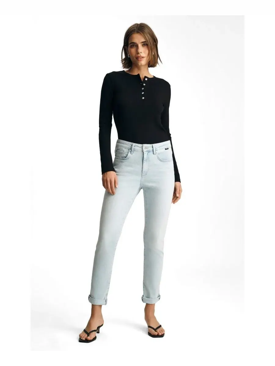 Джинсы boyfriend с заниженной талией Bleached Feather Blue Mavi Jeans