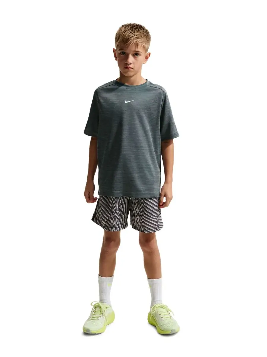 Спортивные шорты с технологией Dri-FIT Nike