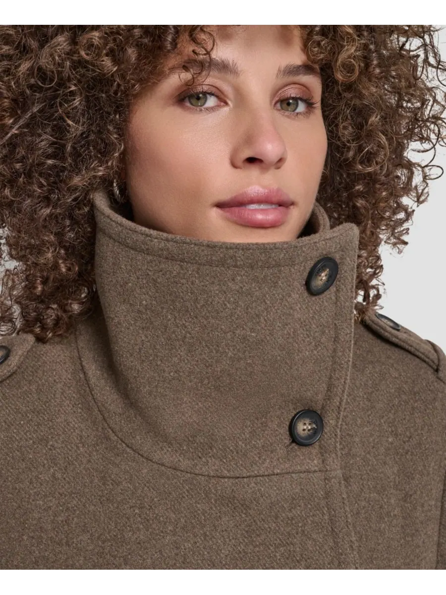 Женское двубортное пальто в стиле милитари с воротником-стойкой DKNY, Taupe Melange — изображение 6 из 7