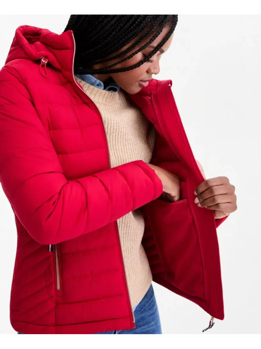 Женское пальто-пуховик с капюшоном, модель Hooded Packable Puffer Coat Tommy Hilfiger — изображение 2 из 5, красный