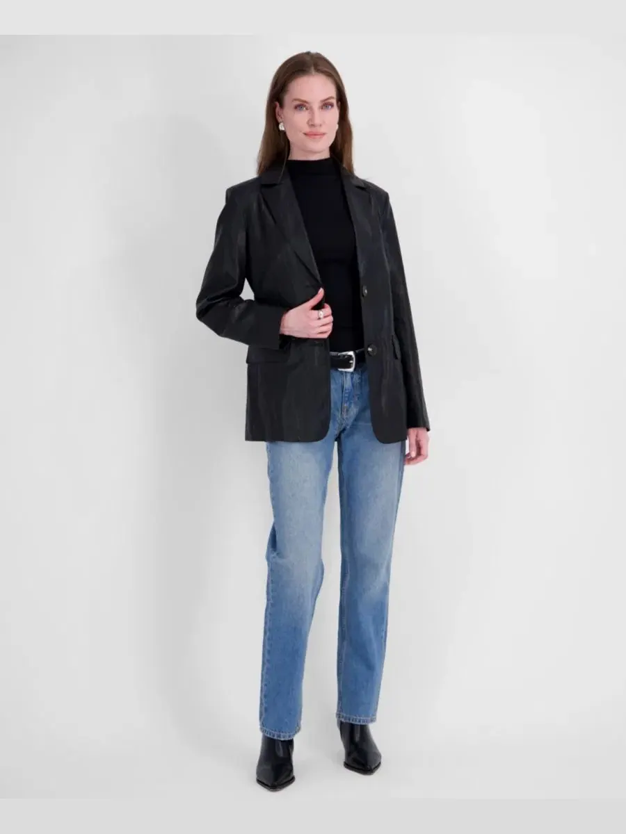 Плащ из искусственной кожи с поясом Tahari — изображение 2 из 6, черный