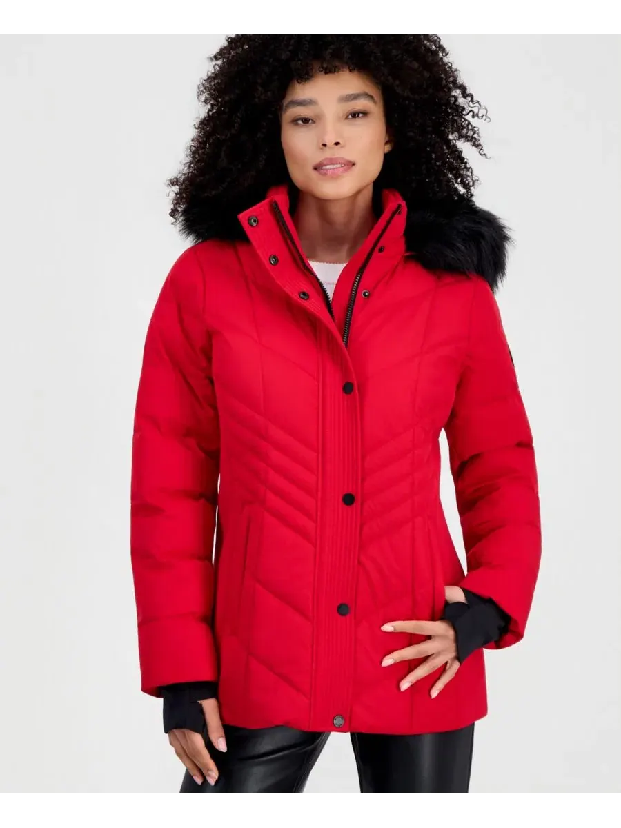 Пуховик с капюшоном из искусственного меха, модель Faux-Fur-Trim Hooded Puffer Michael Kors — изображение 2 из 3, красный