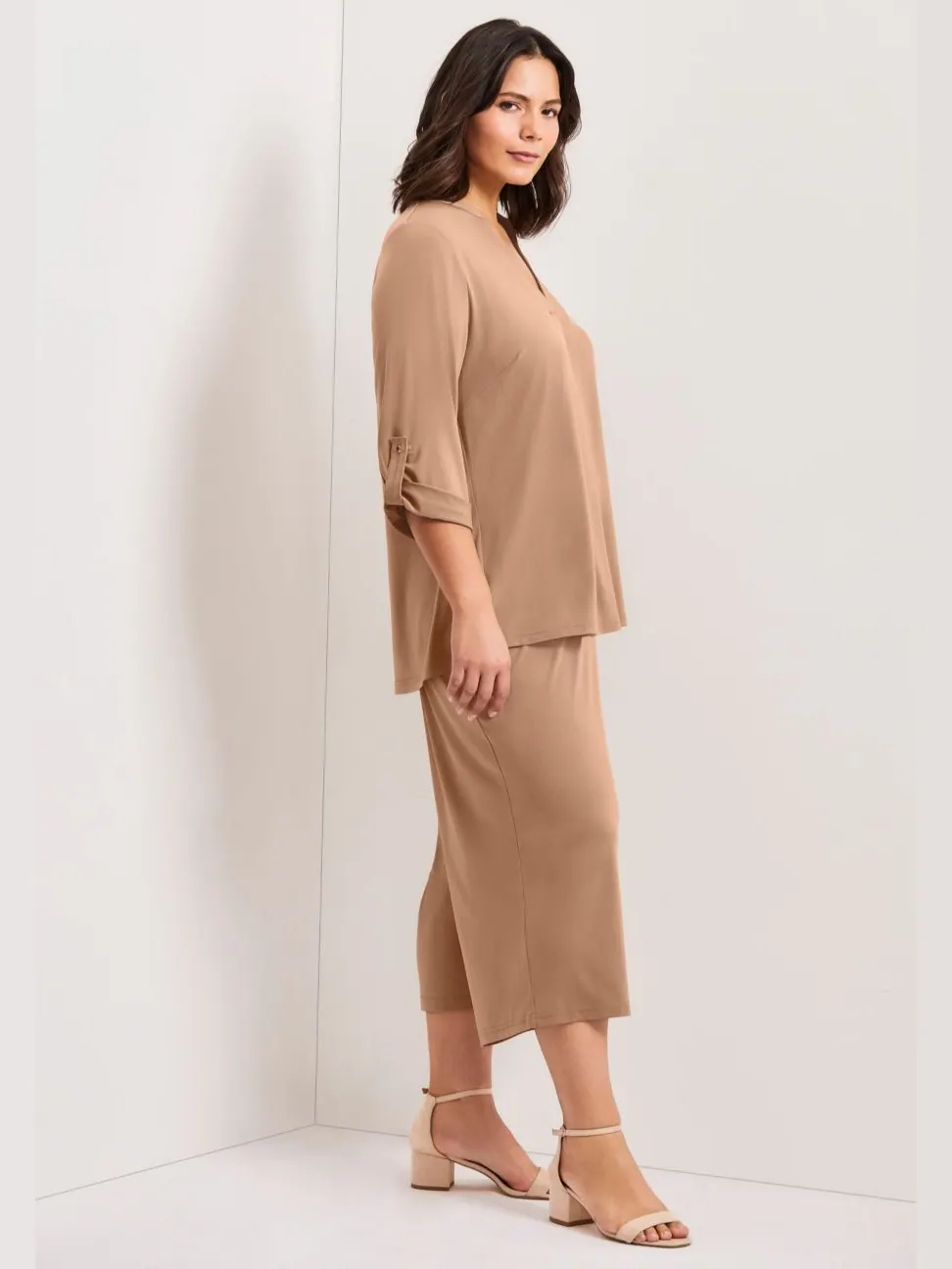 Женский топ больших размеров Audrey Ity AVENUE, Almond taupe — изображение 2 из 3