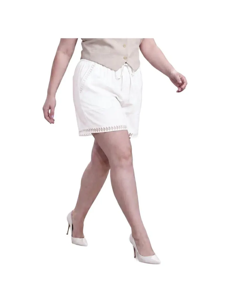 Шорты с кружевным подолом и карманами Plus Size Standards & Practices — изображение 3 из 3, белый