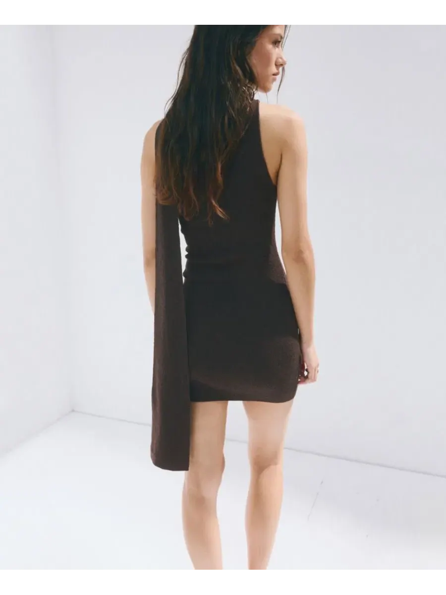 Асимметричное платье с шарфом без рукавов, модель Scarf Asymmetrical Knit Dress MANGO — изображение 7 из 8, коричневый