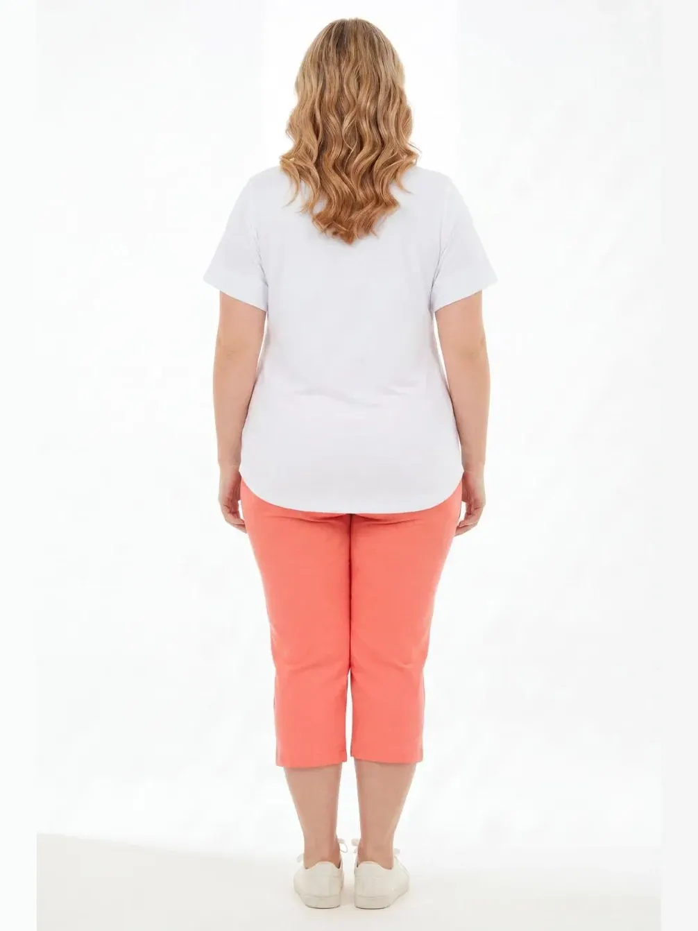 Комплект из туники и капри с V-образным вырезом, с принтом Woman Within — изображение 2 из 3, белый мульти