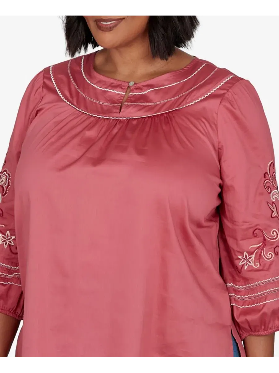 Блуза из вуали с вышивкой и рукавом 3/4, модель Plus Size Embroidered Sleeve Voile Top Ruby Rd. — изображение 4 из 5, розовый