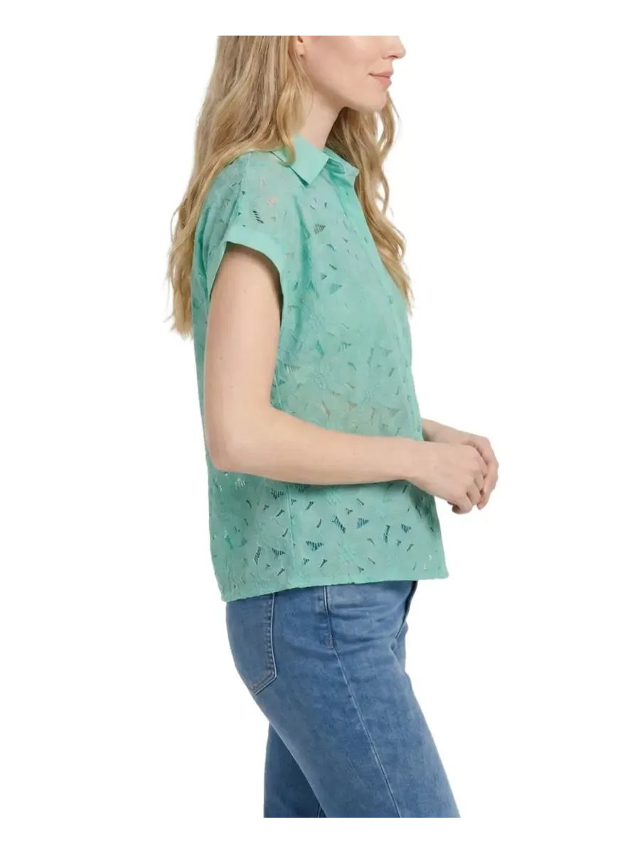 Блуза с коротким рукавом и кружевной вышивкой Petite Short-Sleeve Eyelet Top NY Collection — изображение 2 из 4, серый