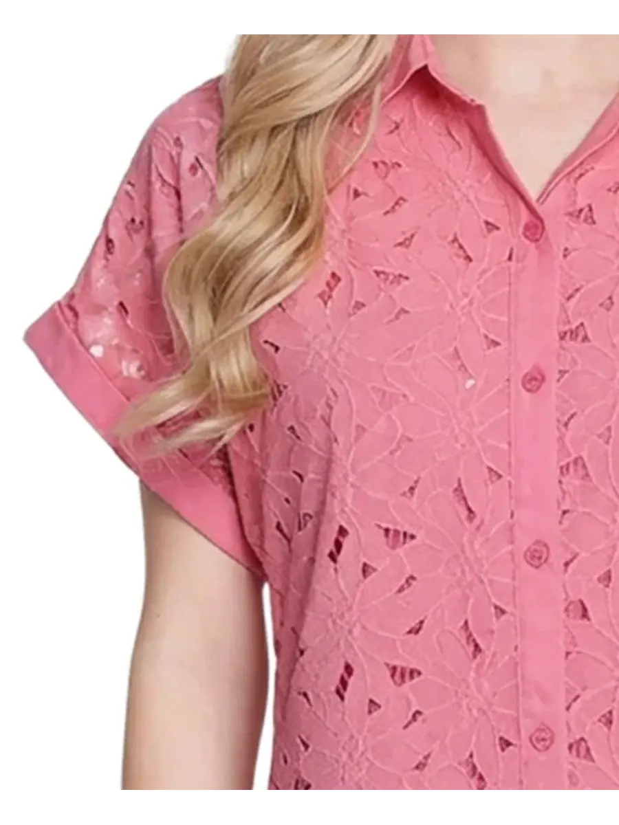 Блузка с коротким рукавом и кружевной вышивкой Petite Short-Sleeve Eyelet Top NY Collection — изображение 3 из 4