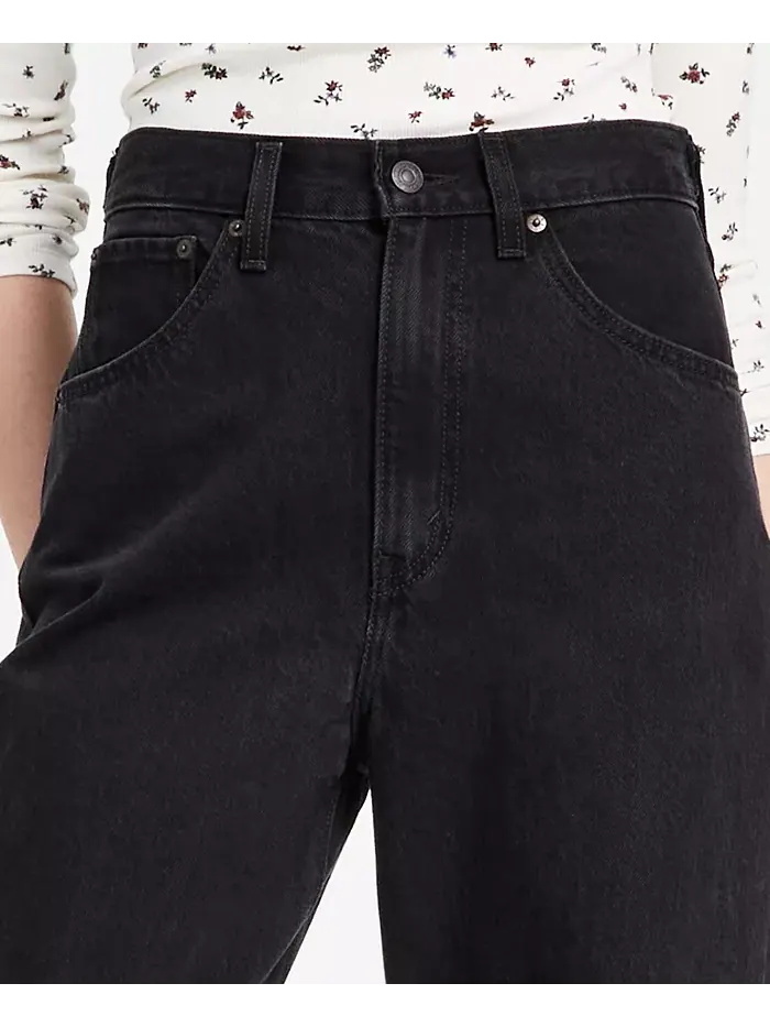 Женские мешковатые джинсы с затягивающейся талией, легкие Levi's — изображение 5 из 8, запечатлеющие моменты