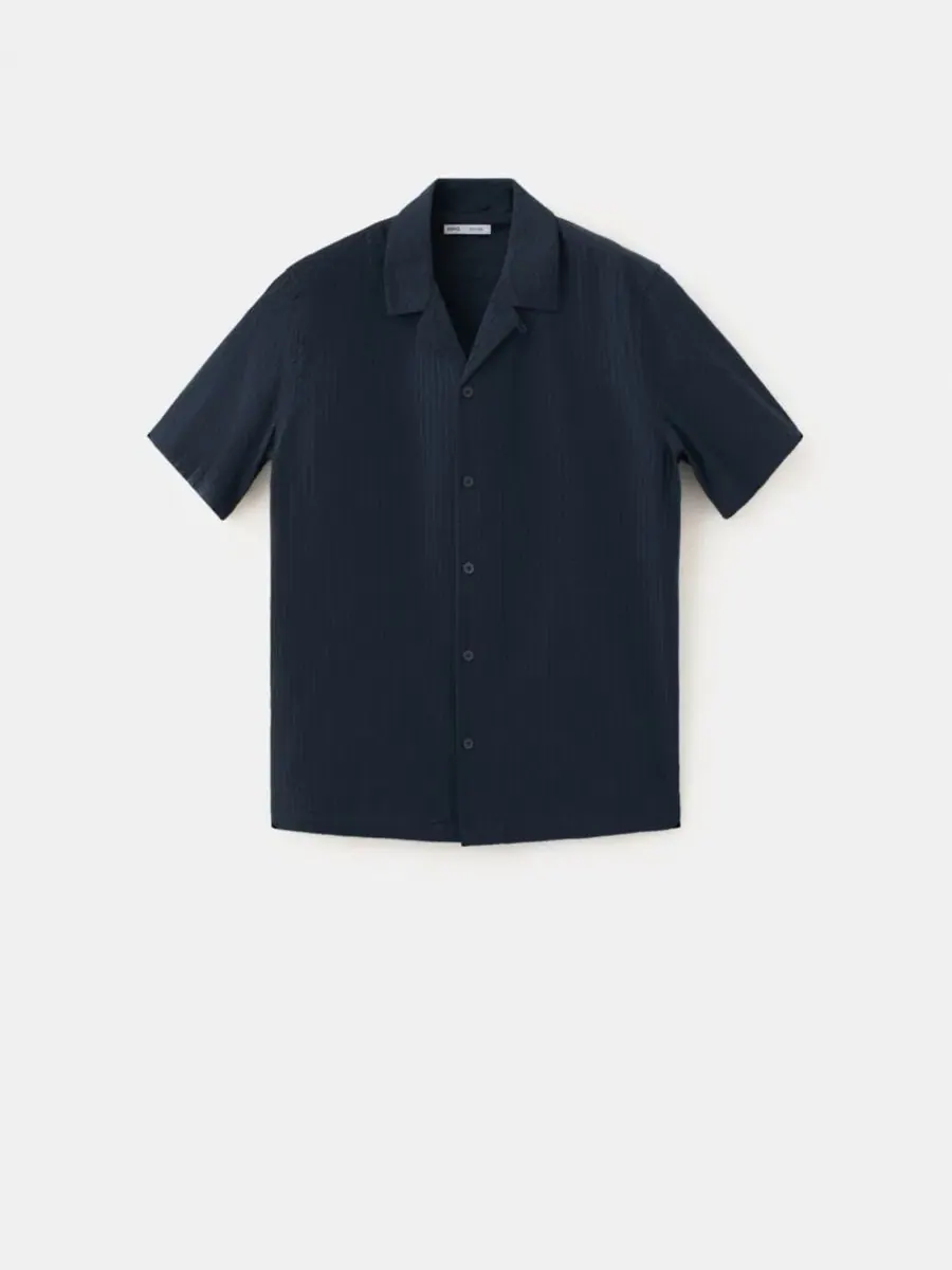 Мужская рубашка свободного кроя с коротким рукавом Regular Fit Cotton Shirt MANGO — изображение 5 из 6, темный темно-синий