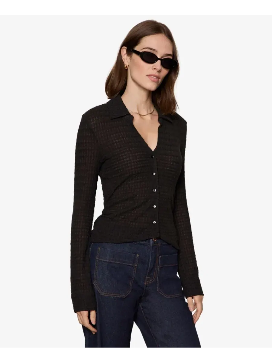 Рубашка с длинным рукавом и текстурной тканью Petite Juno Textured Button-Front Shirt Sanctuary — изображение 3 из 6, черный