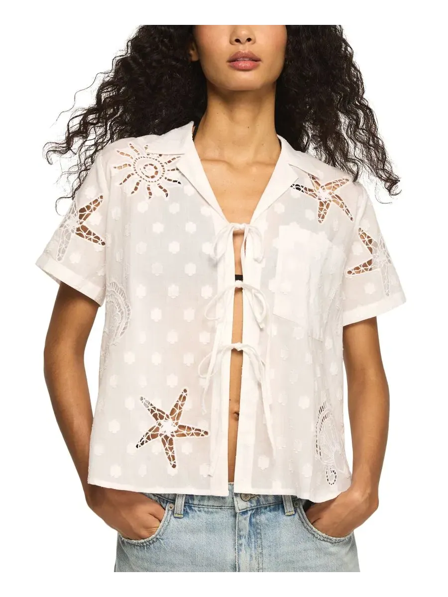 Рубашка с вырезным узором, завязкой спереди и коротким рукавом Lucky Brand