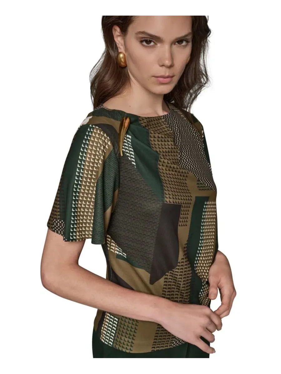 Женский топ с принтом, лодочка, с коротким рукавом-колокол Donna Karan New York — изображение 7 из 8, оливковый/черный