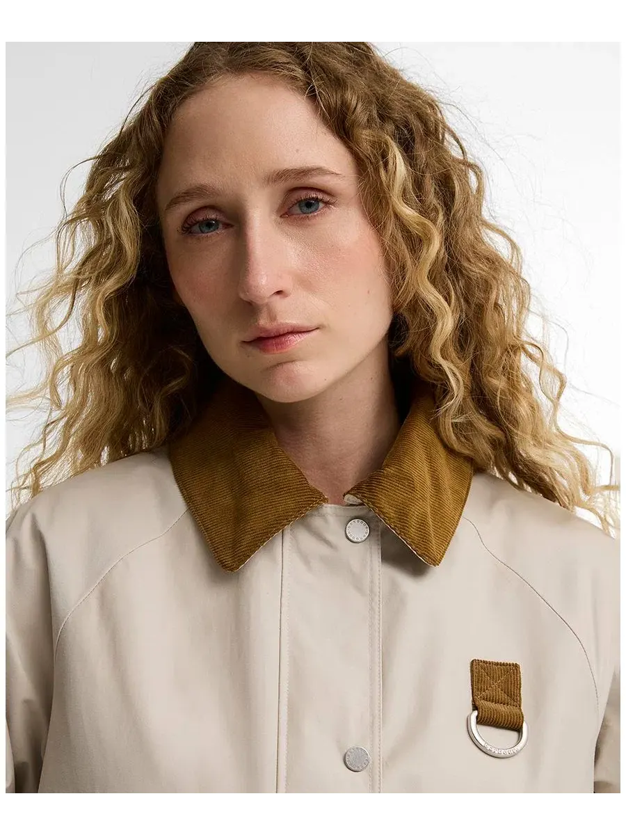 Женская куртка-кроп Wendy с отделкой шнуром, бренд Barbour, Цвет Mist/Birch — изображение 4 из 6