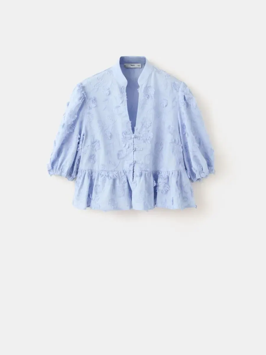 Блуза с вышивкой, с напуском, модель Embroidered Puff-Sleeve Blouse MANGO