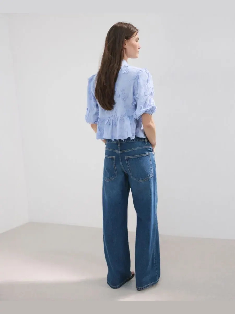 Блуза с вышивкой, с напуском, модель Embroidered Puff-Sleeve Blouse MANGO — изображение 3 из 7, синий