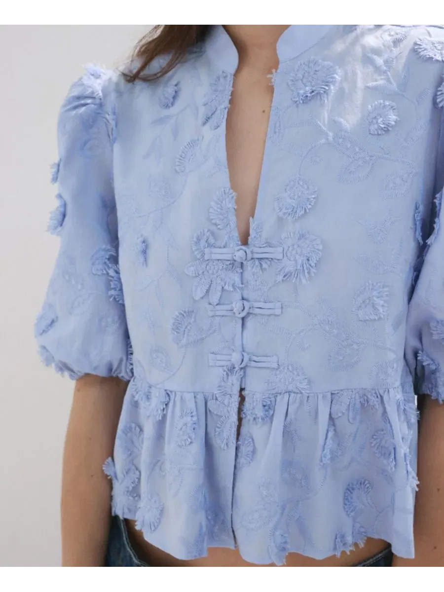 Блуза с вышивкой, с напуском, модель Embroidered Puff-Sleeve Blouse MANGO — изображение 7 из 7, синий