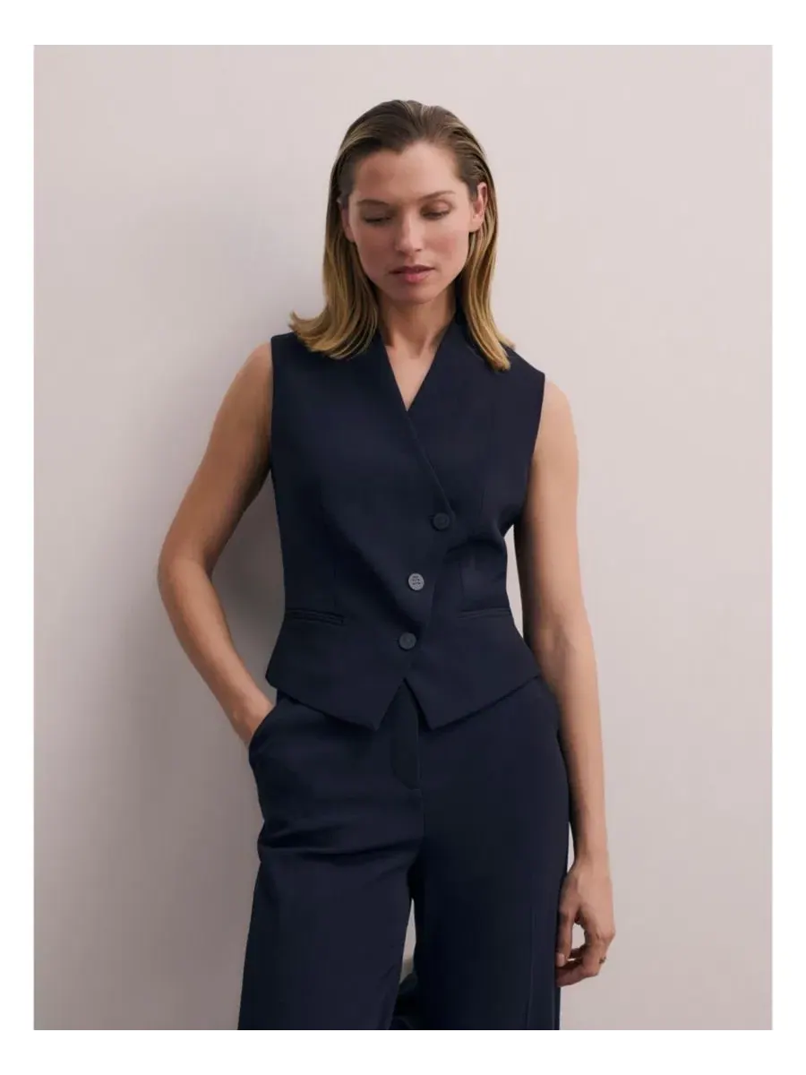 Женский жилет Romney Clever из крепа The Fold