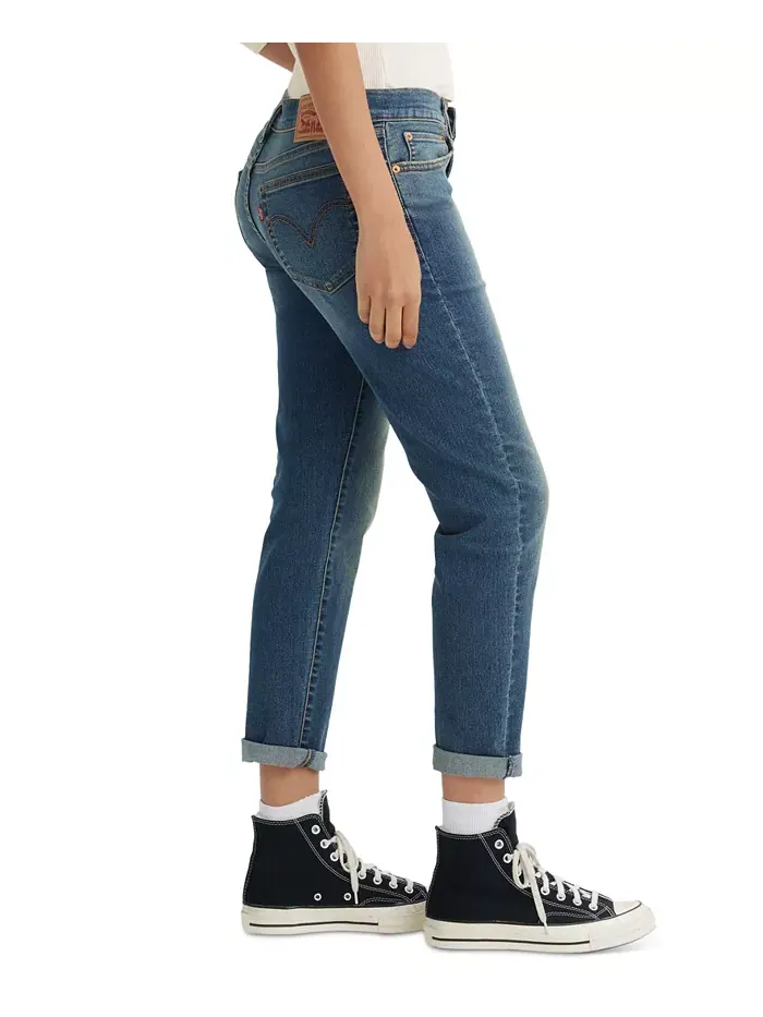 Женские джинсы свободного кроя Boyfriend с зауженными штанинами Levi's — изображение 2 из 3