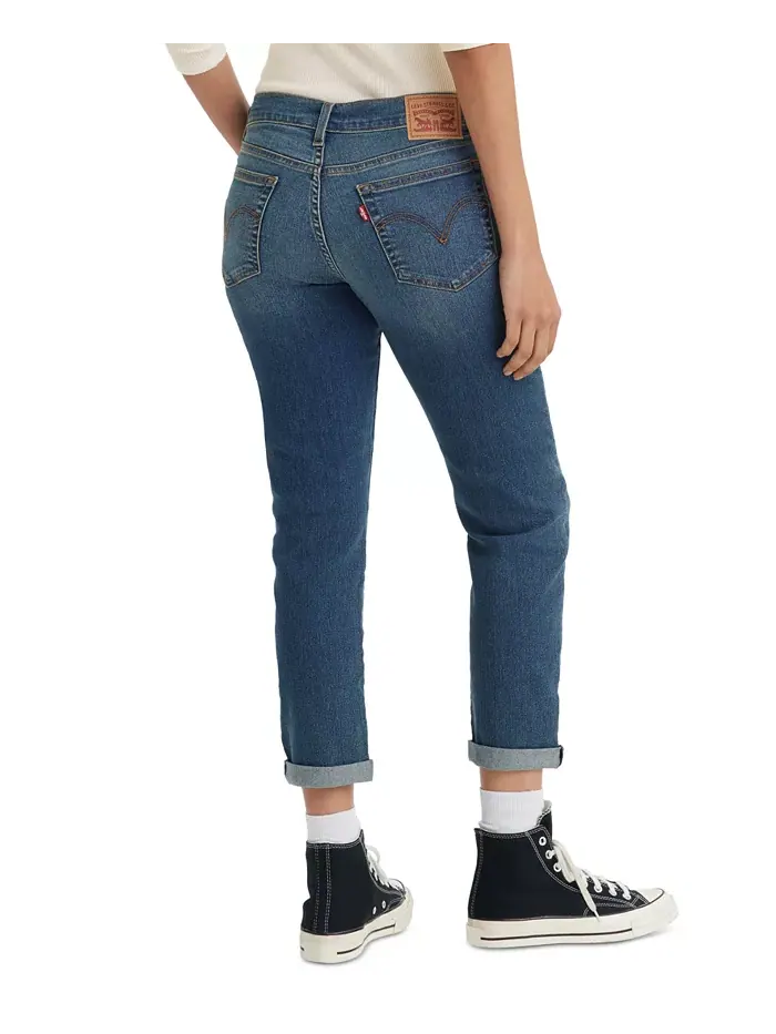 Женские джинсы свободного кроя Boyfriend с зауженными штанинами Levi's — изображение 3 из 3