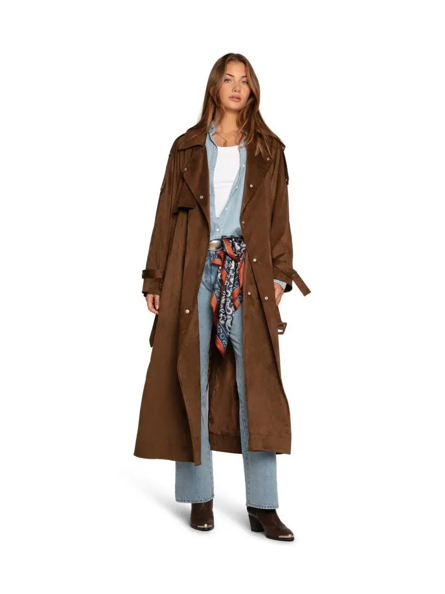 Плащ длиной 132 см с поясом Long Lost Lover Soft Maxi Trench Belle & Bloom — изображение 2 из 6, коричневый