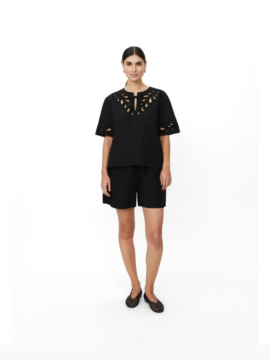 Блуза с завязками, без подкладки, MaDyselle Cutwork Detail Blouse Masai Copenhagen — изображение 2 из 5, черный