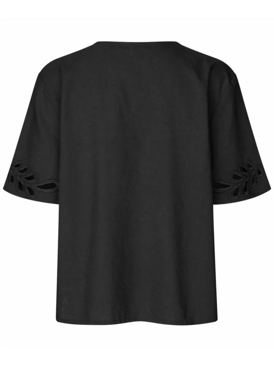 Блуза с завязками, без подкладки, MaDyselle Cutwork Detail Blouse Masai Copenhagen — изображение 4 из 5, черный