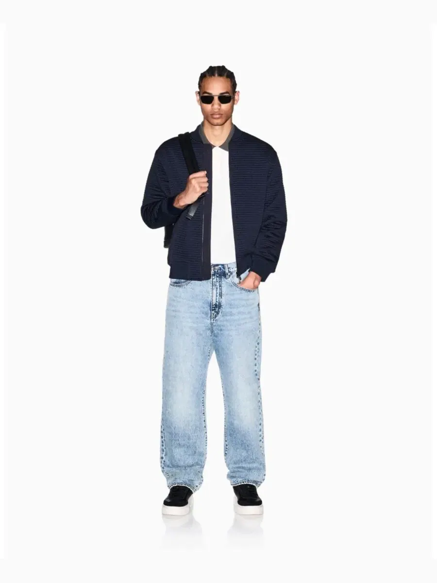 Мужская стеганая фактурная куртка-бомбер A|X Armani Exchange — изображение 2 из 5, глубокий темно-синий