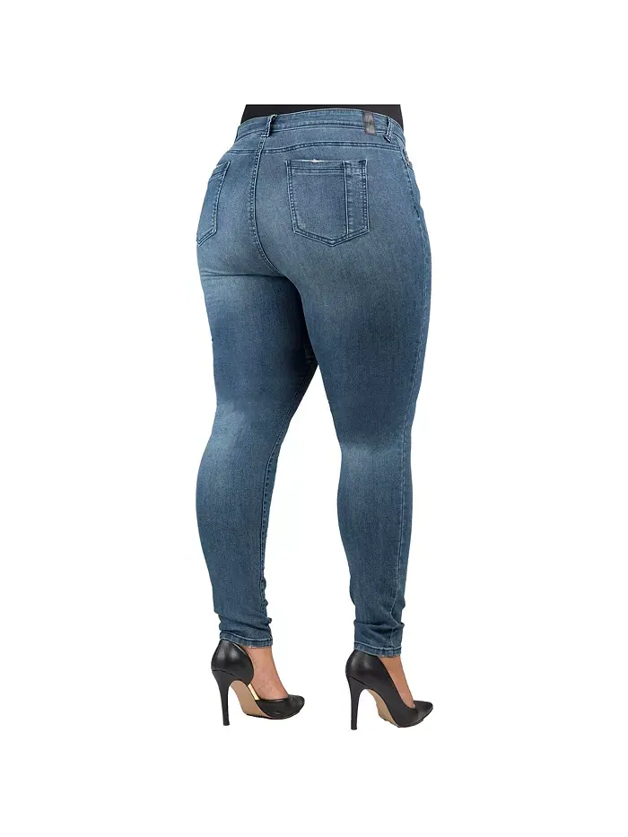 Джинсы скинни Curvy-Fit Basic с пятью карманами размера Plus Size Light 31 Poetic Justice — изображение 2 из 3