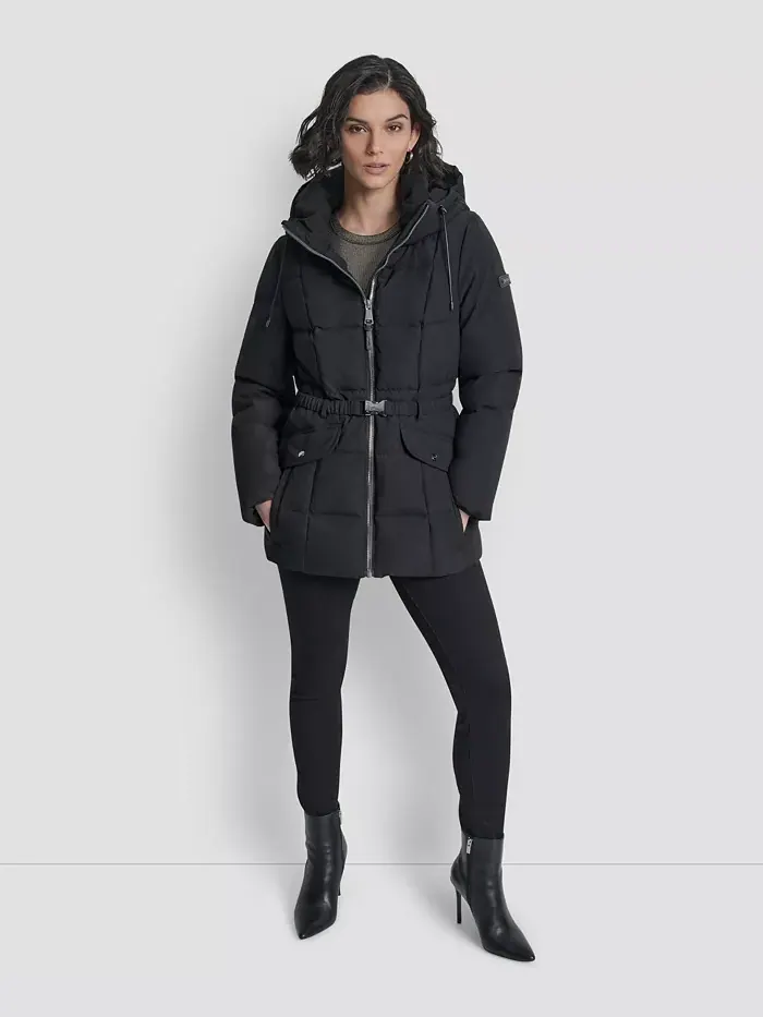 Женское стеганое пальто с капюшоном и поясом DKNY — изображение 3 из 8, черный