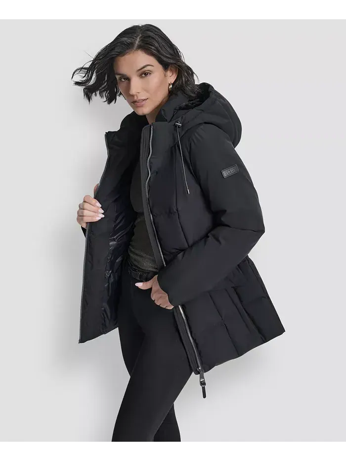 Женское стеганое пальто с капюшоном и поясом DKNY — изображение 4 из 8, черный