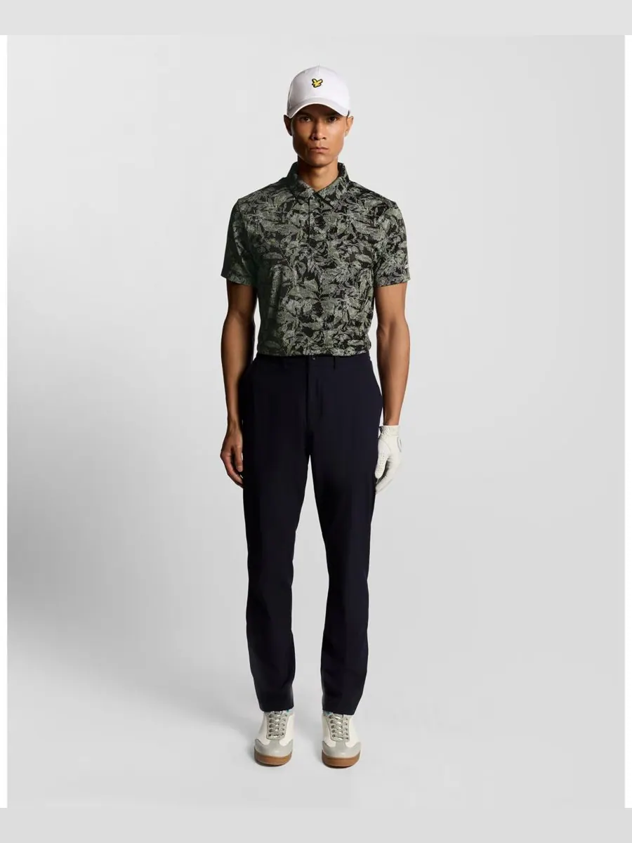 Мужская поло-рубашка для гольфа с цифровым цветочным принтом Lyle & Scott — изображение 3 из 6, черный