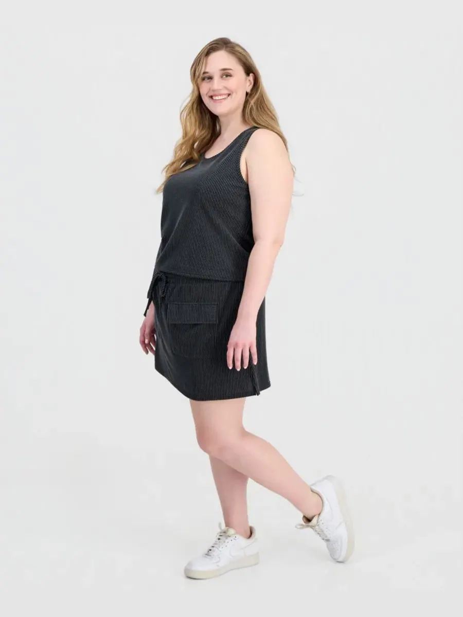 Комплект из топа без рукавов и юбки-шорт с карманами, модель Plus Size Ribbed Knit FULL CIRCLE — изображение 2 из 5, черный