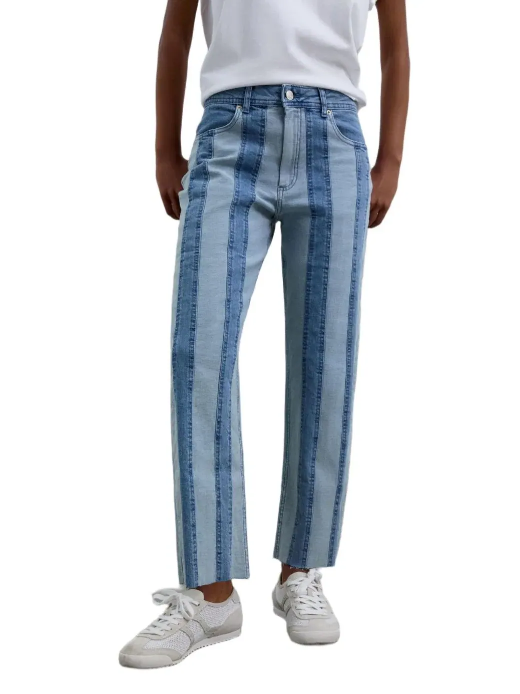 Джинсы прямого кроя с заплатками Women's Straight Patch Denim Pant Scalpers