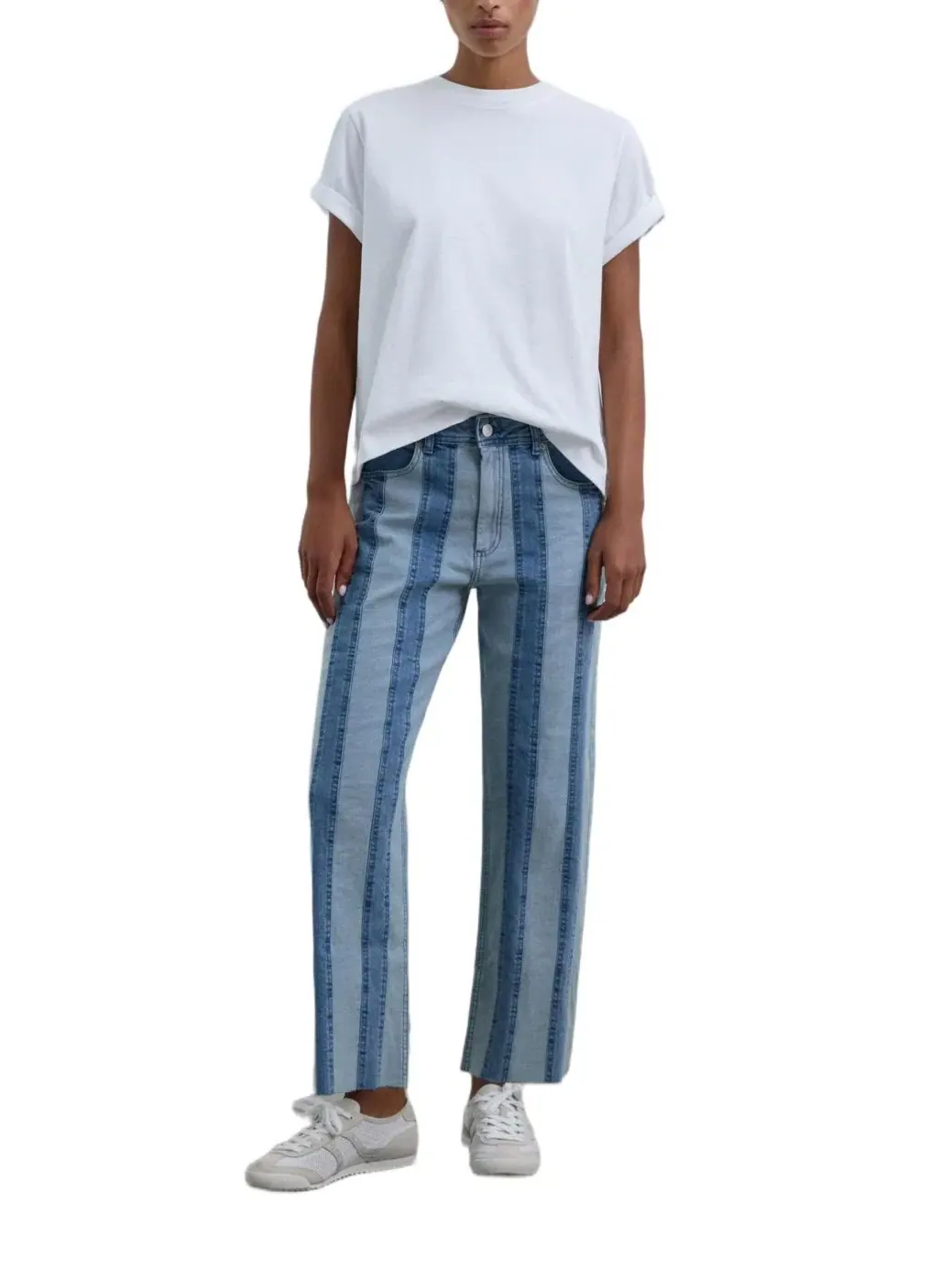 Джинсы прямого кроя с заплатками Women's Straight Patch Denim Pant Scalpers — изображение 2 из 3, синий