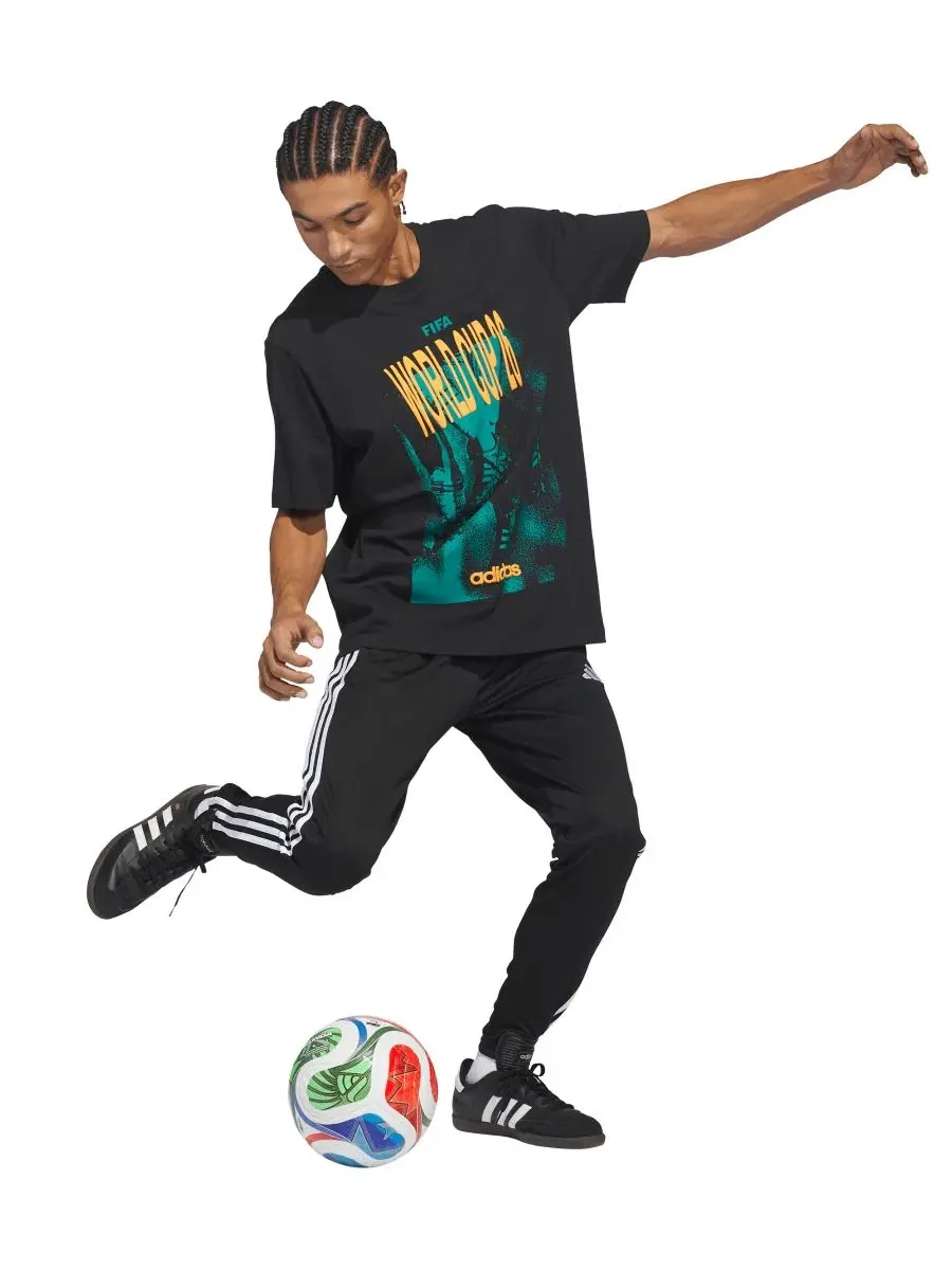 Футболка с принтом World Cup 26 Tour Graphic adidas — изображение 2 из 3, черный
