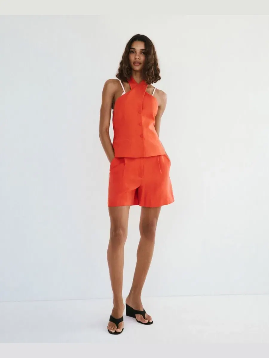 Бермуды прямого кроя из лиоцелла, с поясом, модель Straight-Fit Lyocell Bermuda Shorts MANGO — изображение 2 из 6, оранжевый