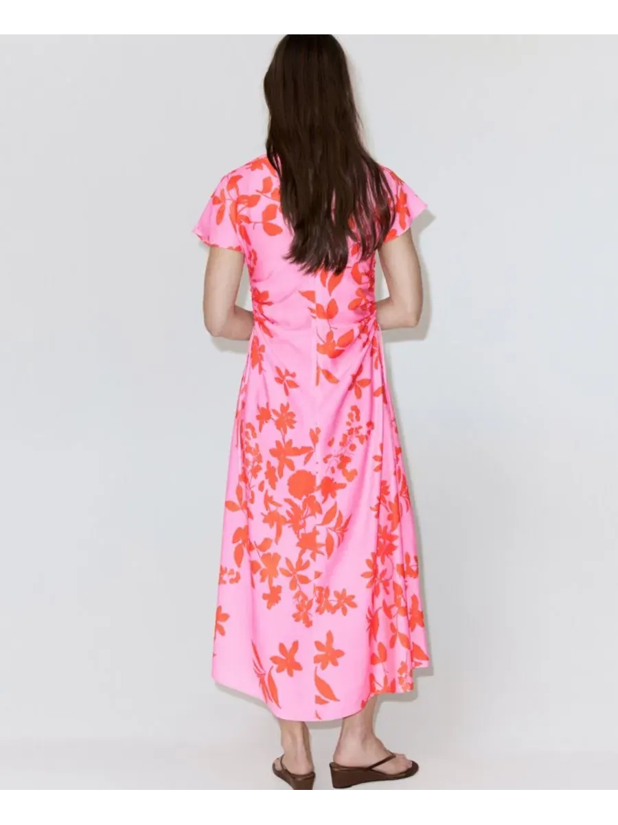 Платье с боковыми сборками и цветочным принтом, модель Ruched Sides Floral MANGO — изображение 3 из 8, розовый