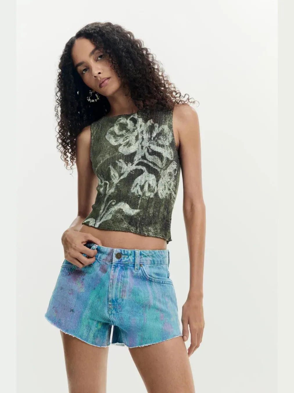 Женские джинсовые шорты с принтом Desigual — изображение 3 из 6, светлый синий