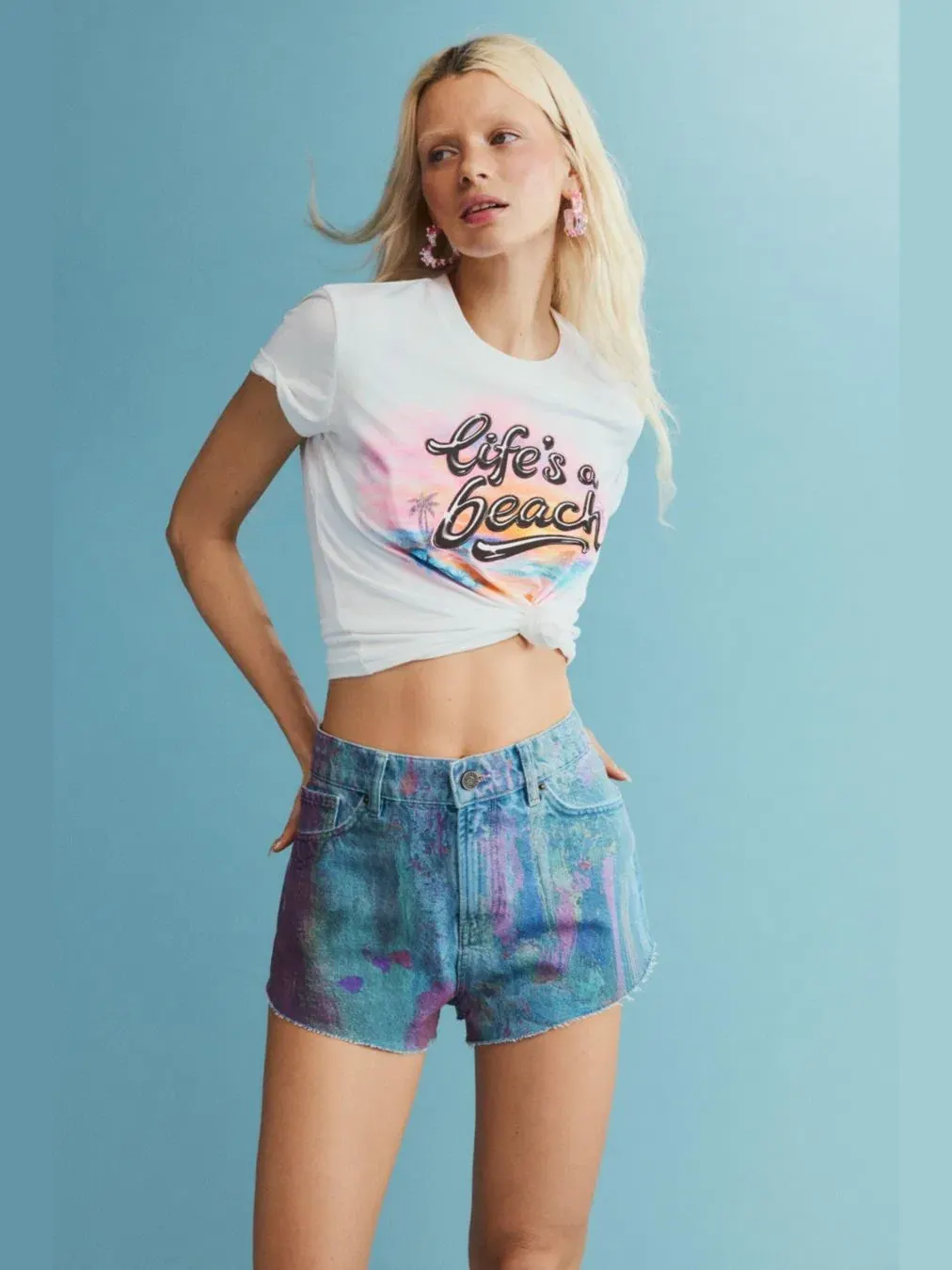 Женские джинсовые шорты с принтом Desigual — изображение 4 из 6, светлый синий