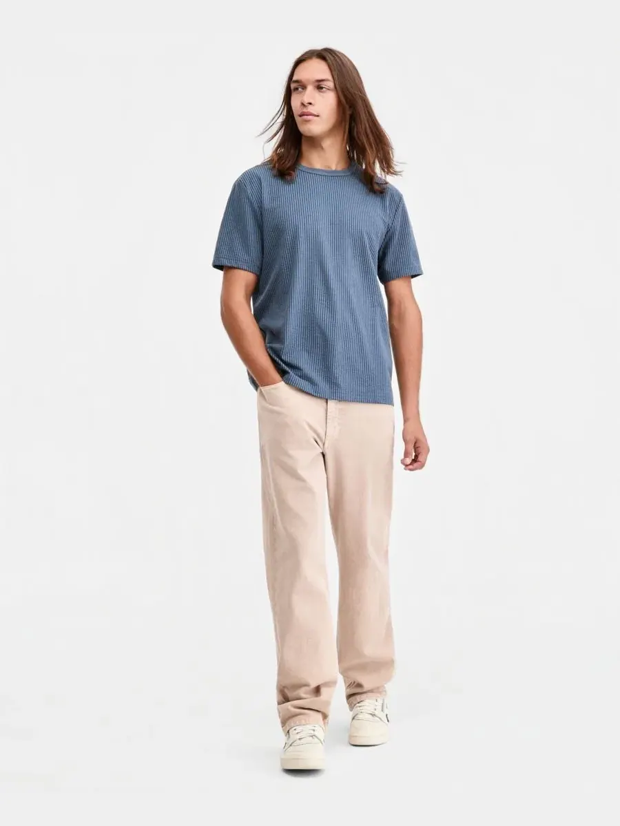 Футболка с жаккардовой полоской Logan Stripe Sun + Stone, Stormy Chambray — изображение 3 из 4