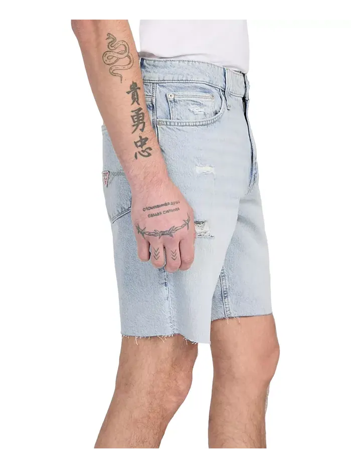 Мужские шорты из стрейч-денима Wyatt Regular-Fit GUESS — изображение 2 из 4, индиго