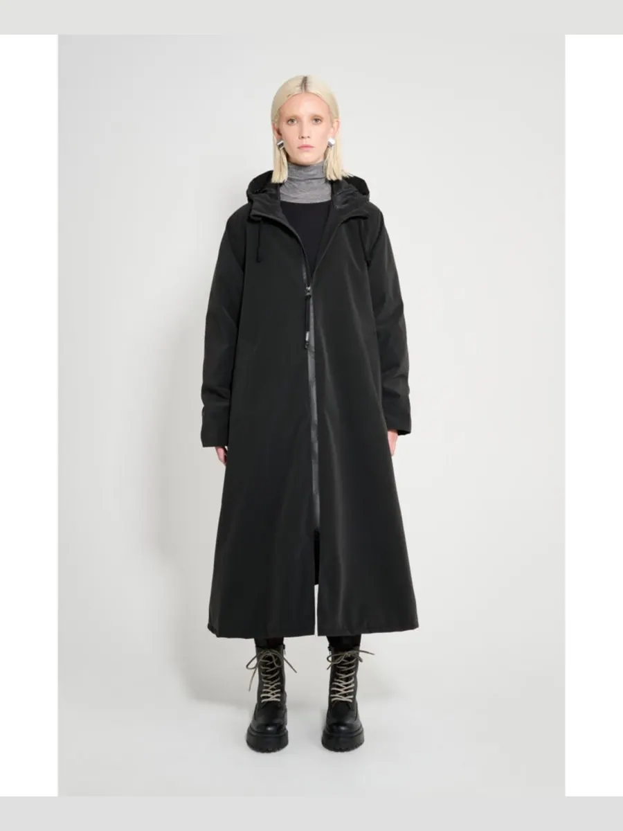 Женское длинное матовое зимнее пальто Mosebacke Stutterheim — черный